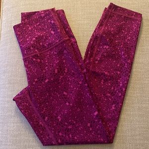 LIKE NEW LULULEMON LEGGINGS